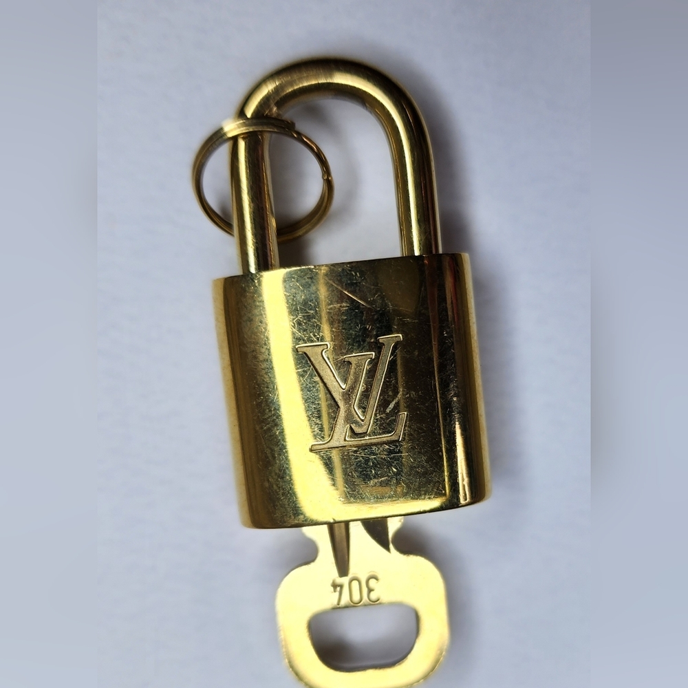 Louis vuitton lock - Picture 5 of 6